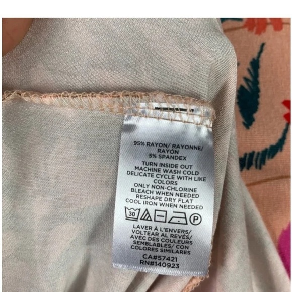 LOFT PETITE SWING DRESS SIZE XSP PEACH PINK FLORAL SLEEVELESS - Picture 8 of 10